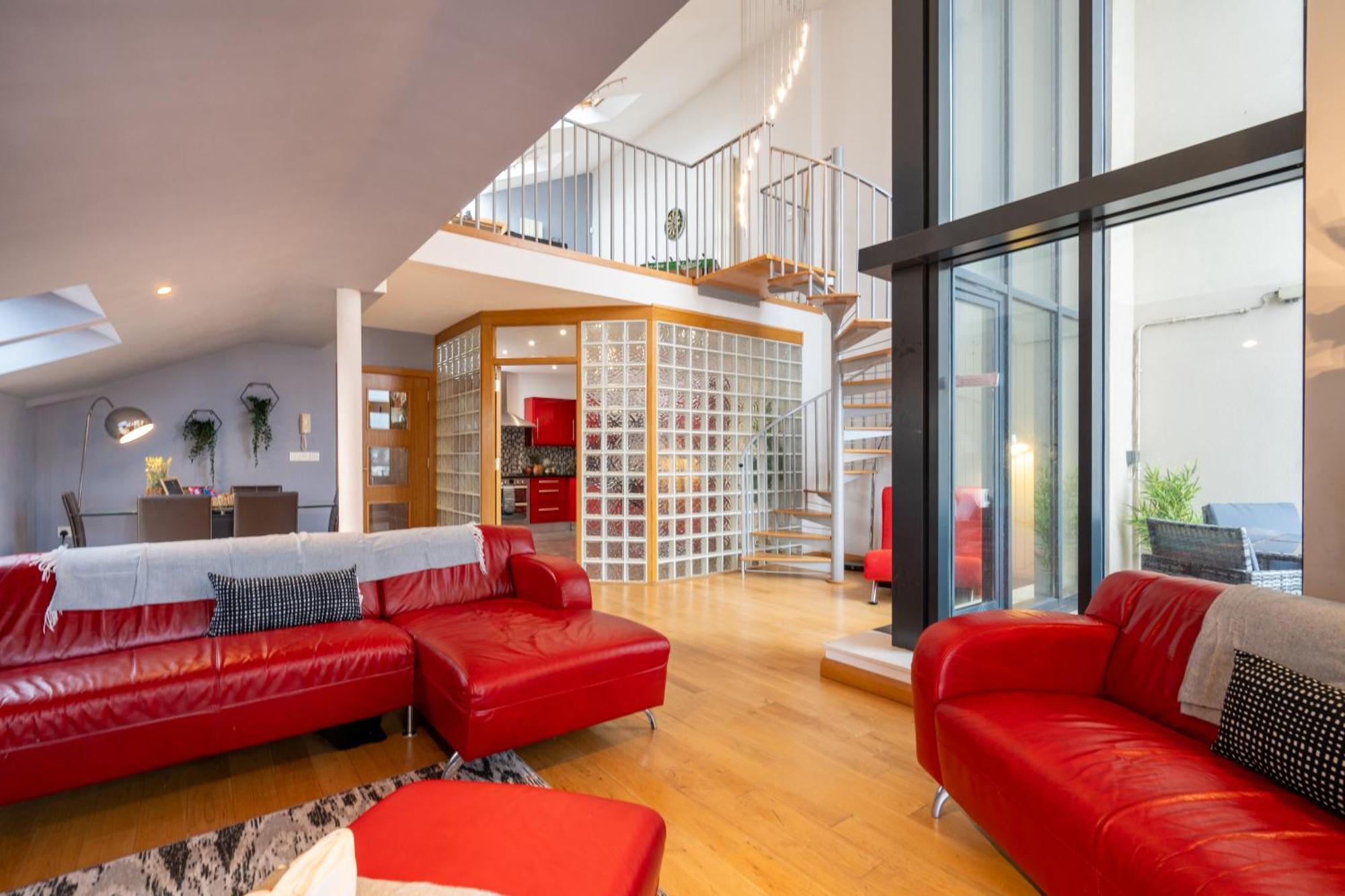 Luxury 5-bed Penthouse With Free Parking & Views * Belfast